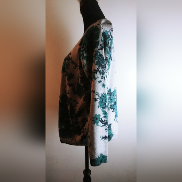 Sweater Long Sleeve Light weight Floral Metallic design Size L - Picture 3 of 9
